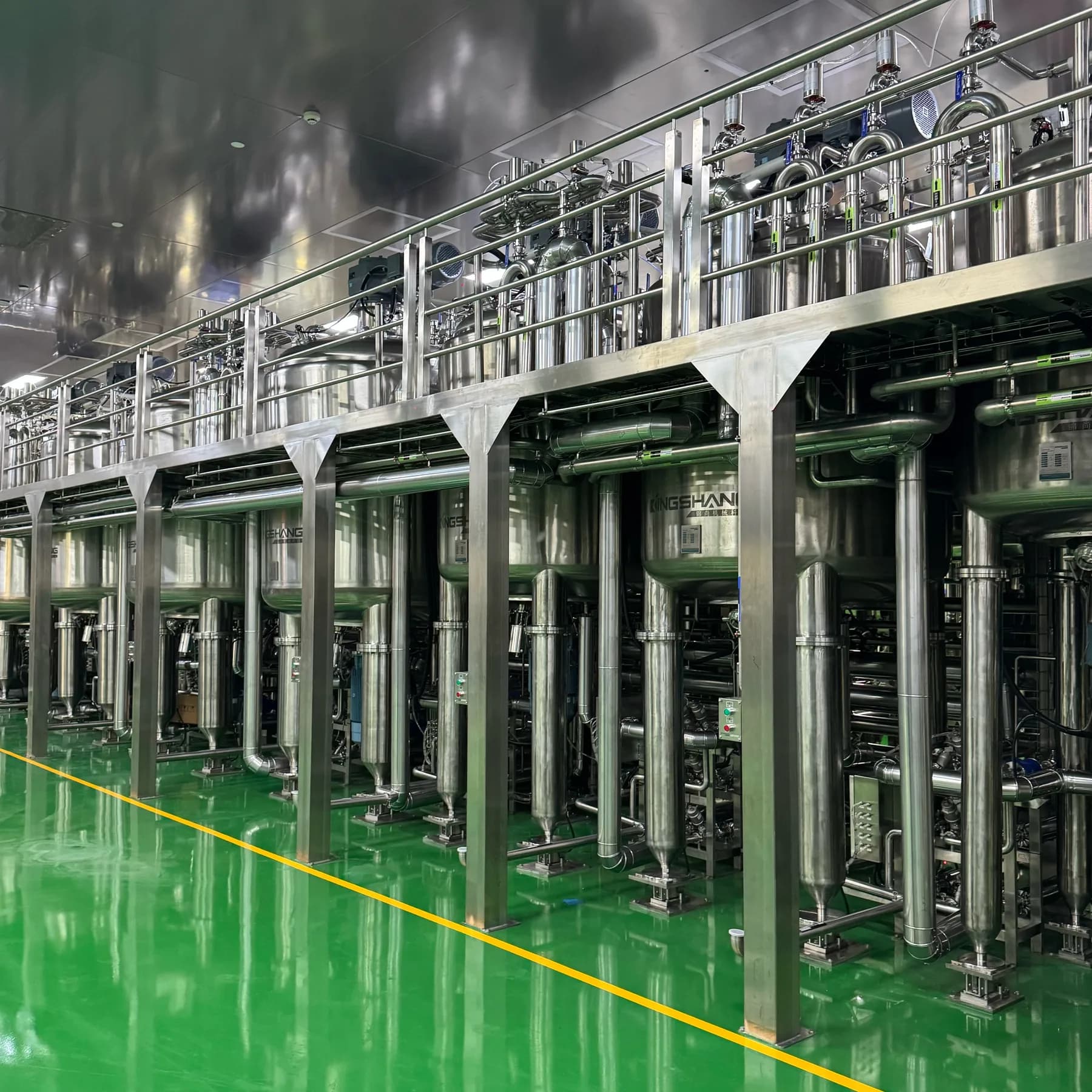 Stainless-steel homogenizing and bulk mixing vessels at the King Metis factory
